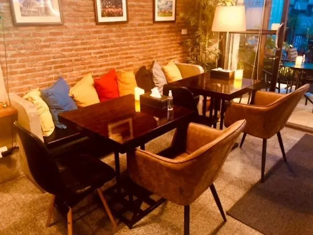 The Urban Age Deluxe 호텔 방콕